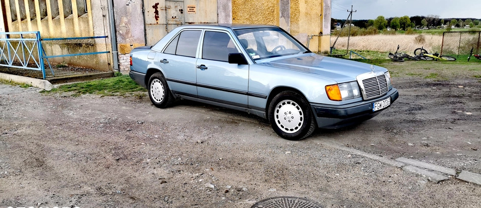 Mercedes-Benz Klasa E cena 21900 przebieg: 138000, rok produkcji 1988 z Choszczno małe 92